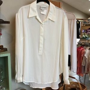 BNWT Ava Viv White Blouse